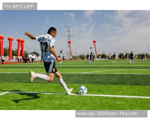 热爱足球的男生们一起追逐梦想的青春时光